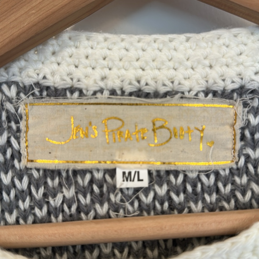 Jen’s Pirate Booty Gray Patterned Sweater - Size M/L - Picture 5 of 8